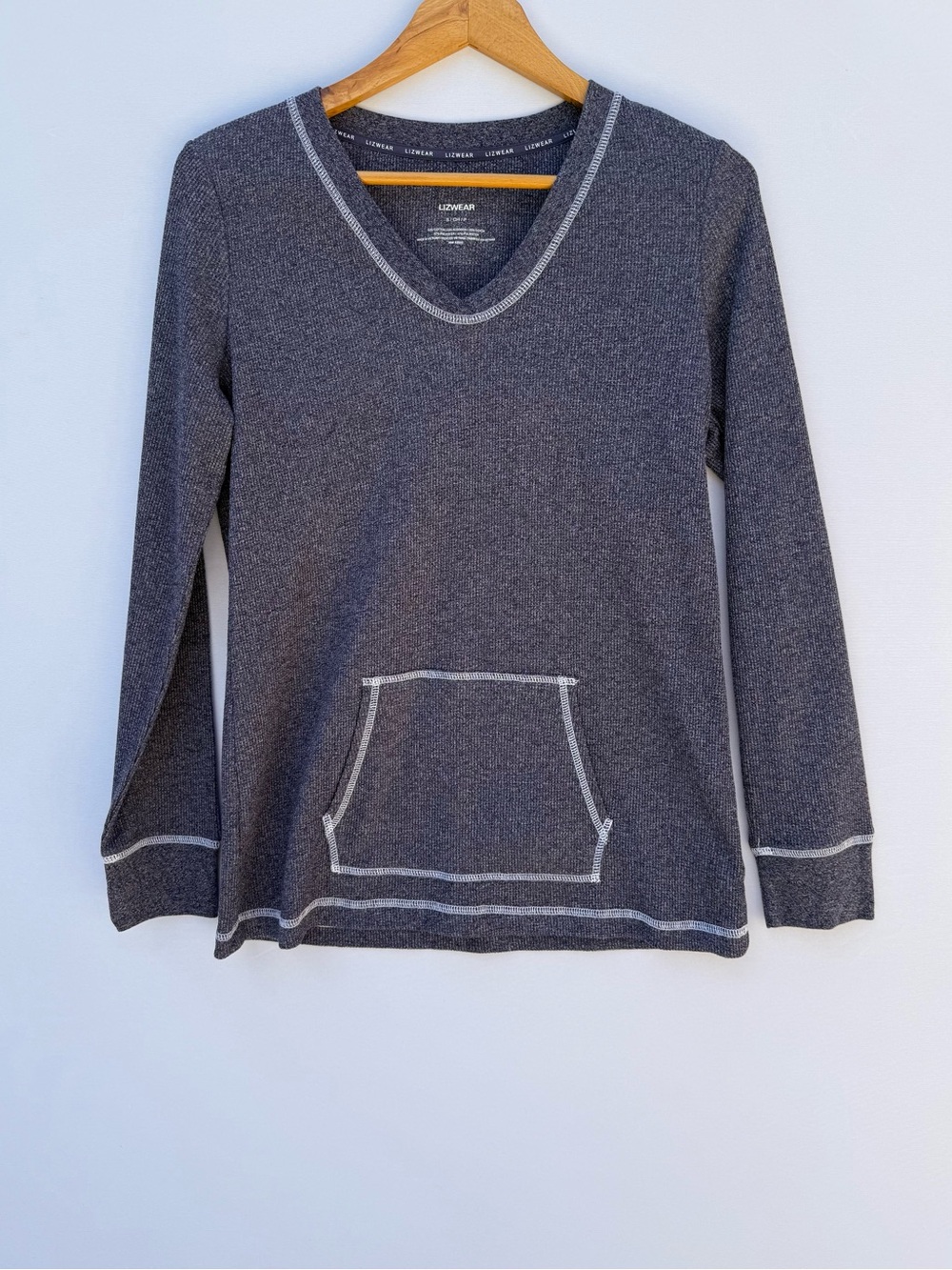Liz Claiborne LIZWEAR Heathered Blue V-Neck Pocket Pullover Top Small NWOT